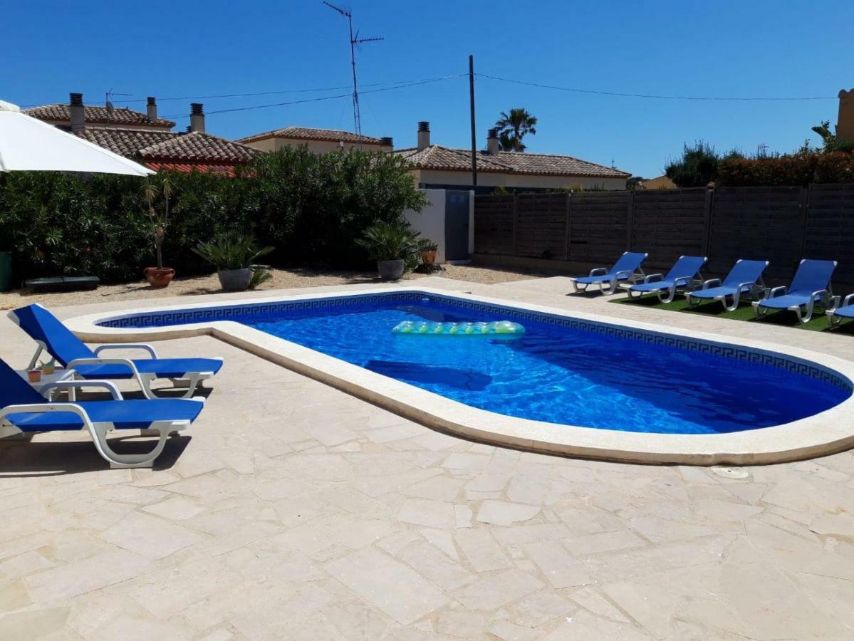 Voor 8 Personen Met Zwembad Calafat