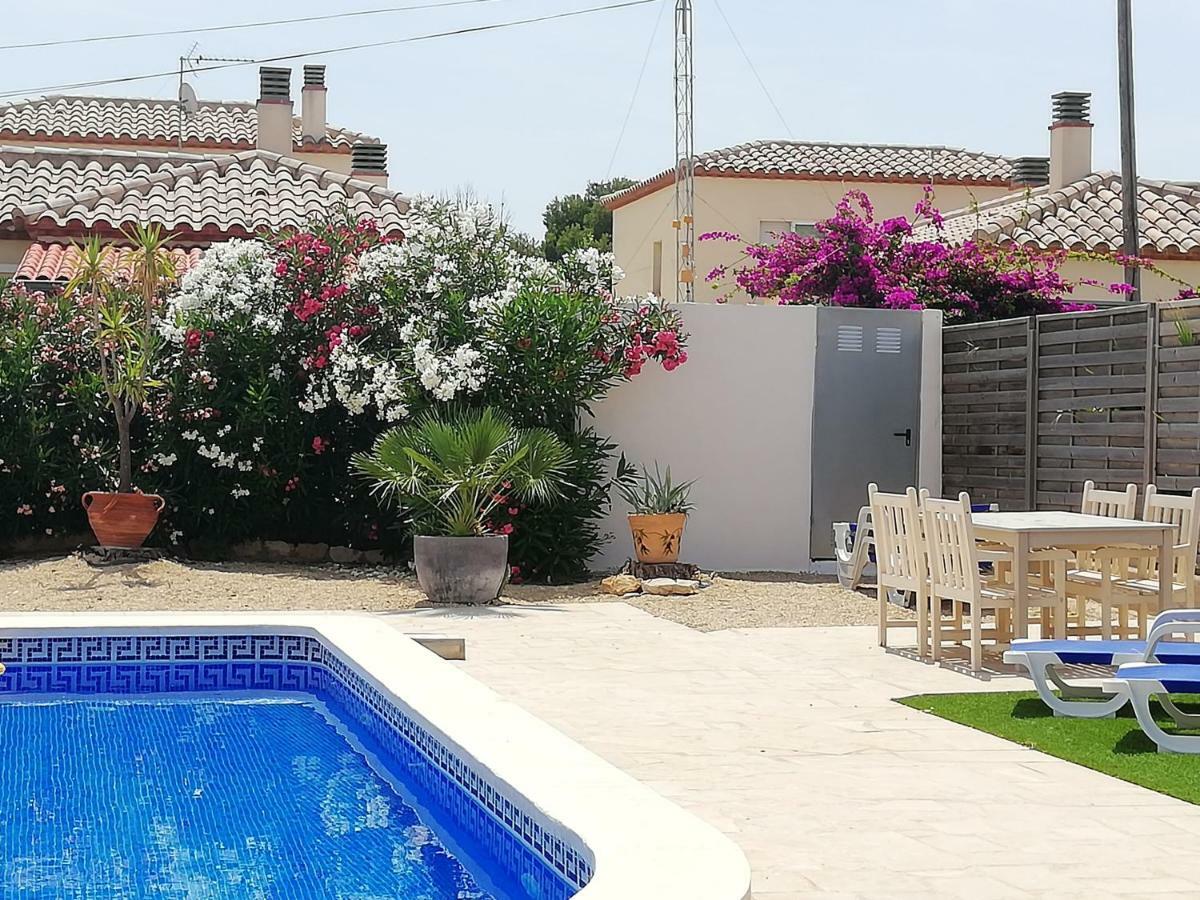 Voor 8 Personen Met Zwembad Calafat
